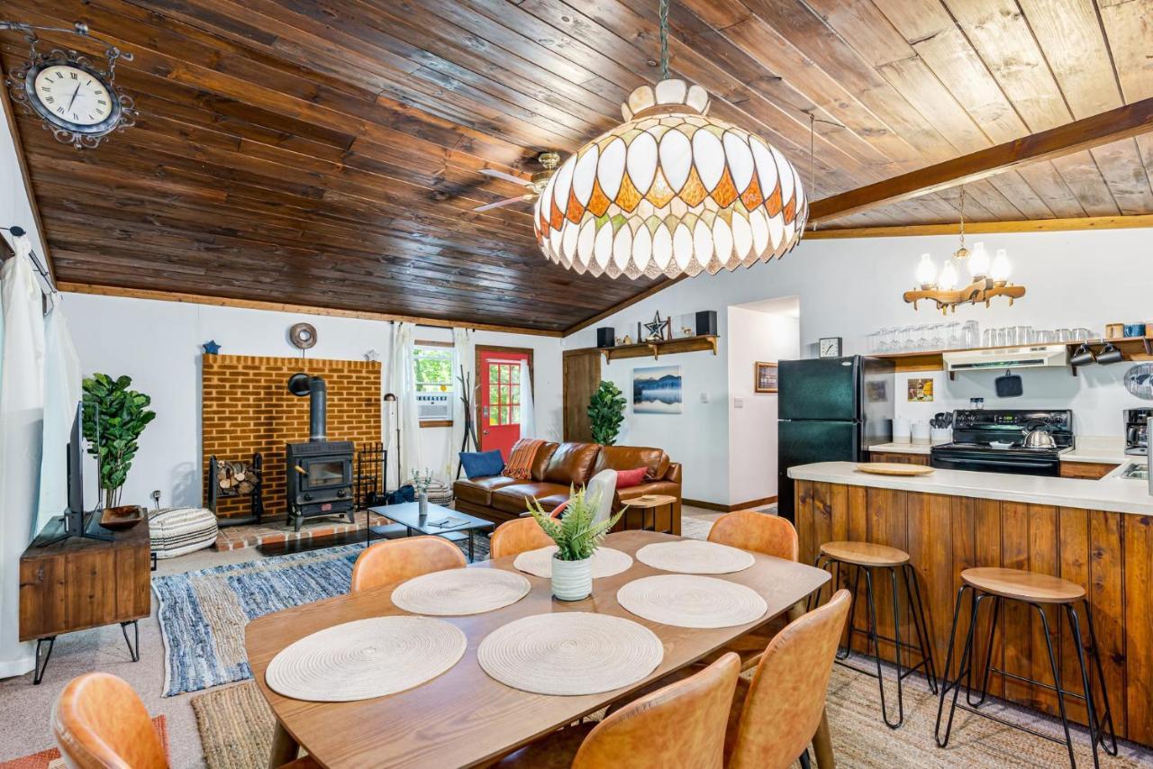 Secluded W Hot Tub, Fire Pit, Deck & Updated Wifi Great Cacapon Exterior foto