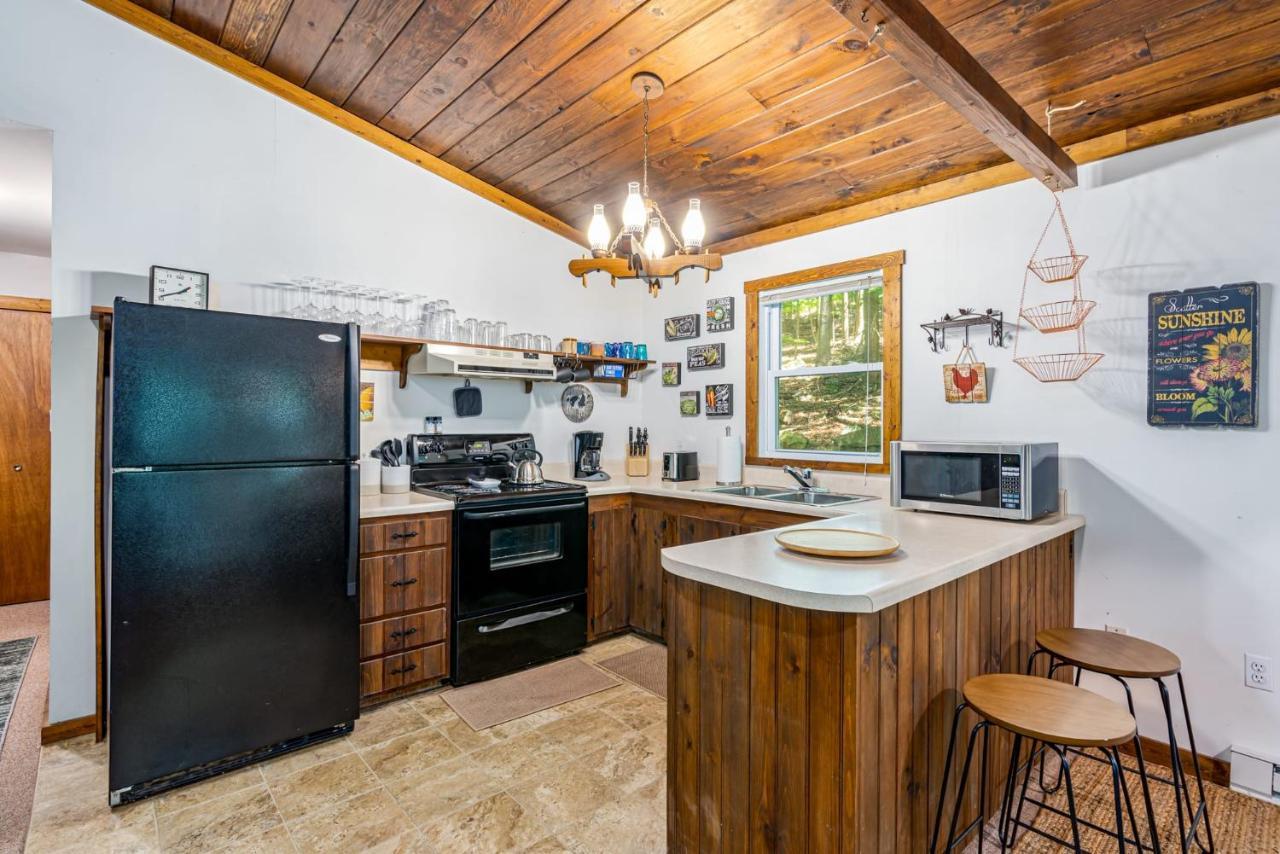 Secluded W Hot Tub, Fire Pit, Deck & Updated Wifi Great Cacapon Exterior foto