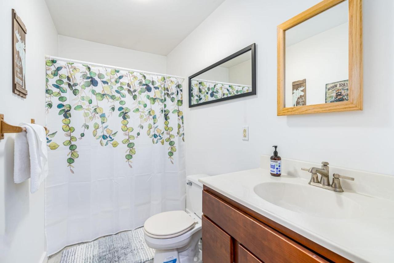 Secluded W Hot Tub, Fire Pit, Deck & Updated Wifi Great Cacapon Exterior foto